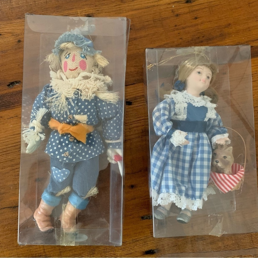 Smithsonian Institute Dorothy Toto & Scarecrow Tree Holiday Ornaments